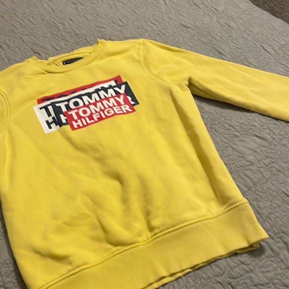 Tommy Hilfiger yellow sweater - Picture 1 of 8